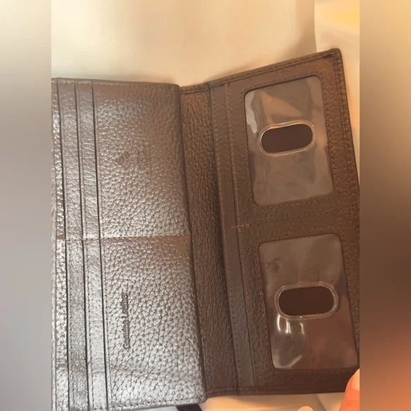 Like New Oak Leathers Brown RFID Blocking Trifold Wallet with  11 Slots - Picture 10 of 11